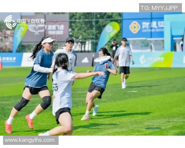 成都飞盘队与西安飞盘队赛后复盘团队协作的精彩瞬间与经验分享